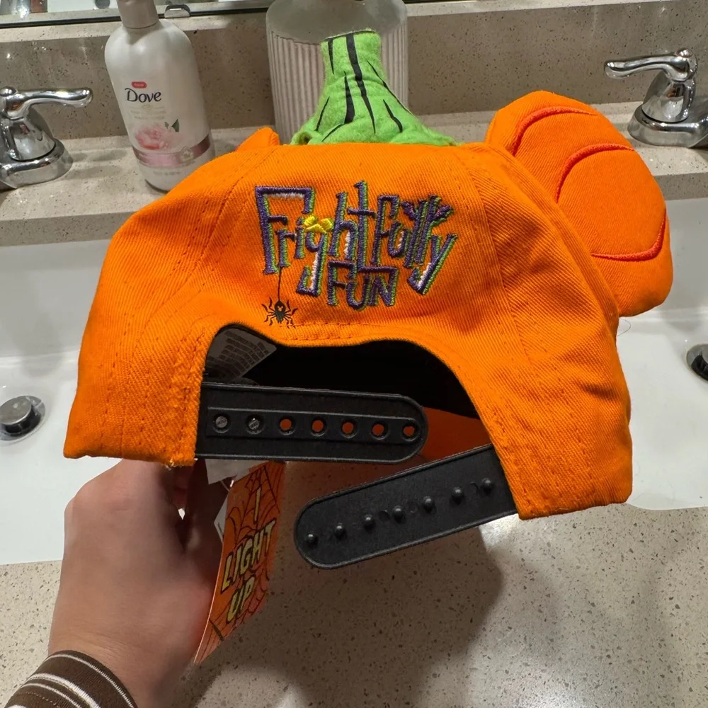 DISNEY Mickey Pumpkin Hat - Picture 2 of 8